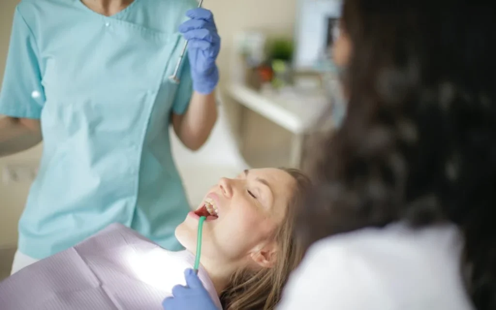 How Dentists Spot Cracks Southall